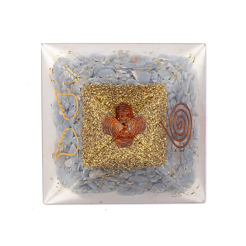 Orgoniet piramide angeliet met engelenvleugels 7 cm