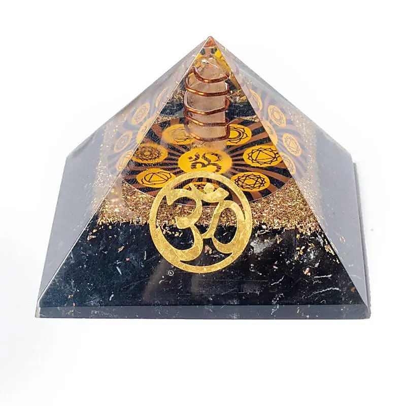 Orgoniet chakra piramide zwarte toermalijn met ohm 7 cm