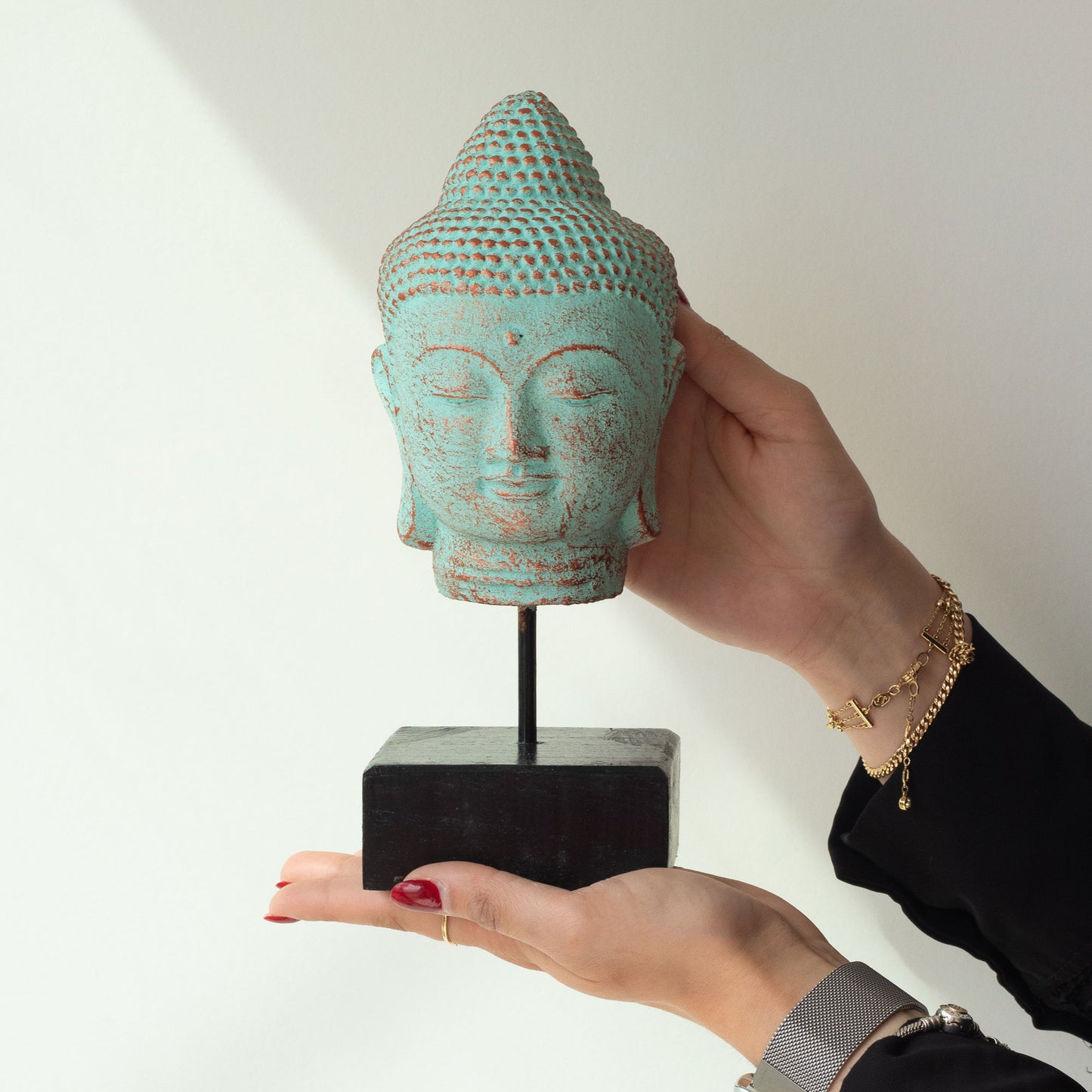Stiller Buddha-Kopf auf Ständer – Grünes Kupfer