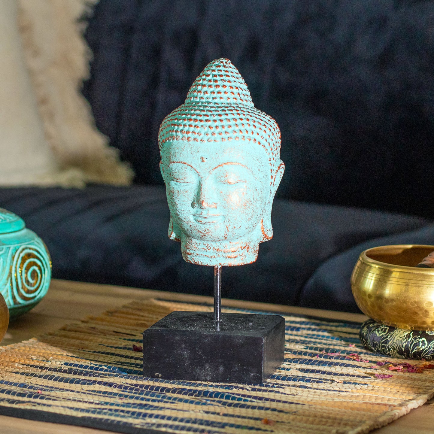 Stiller Buddha-Kopf auf Ständer – Grünes Kupfer