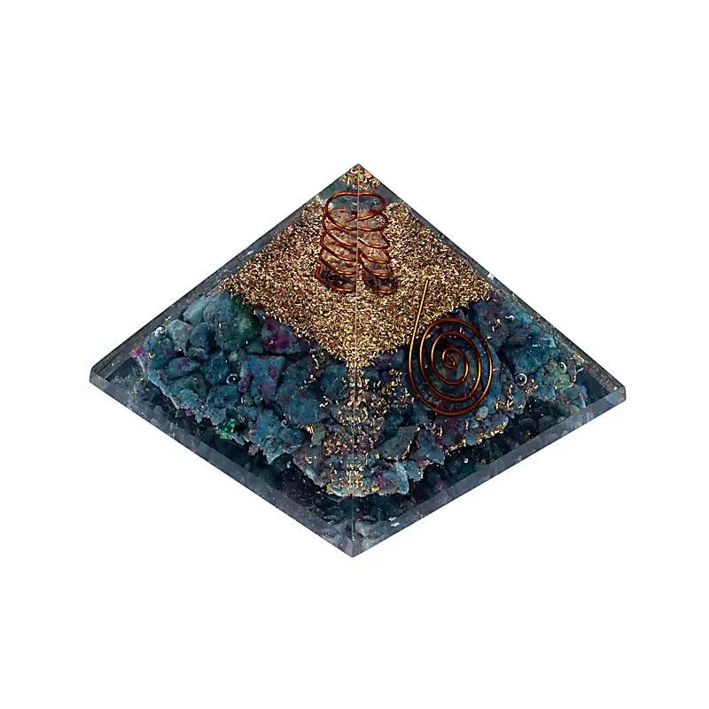 Orgoniet piramide robijn in kyaniet 7,5 cm