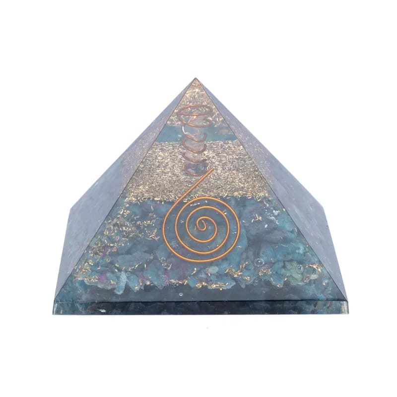 Orgoniet piramide robijn in kyaniet 7,5 cm